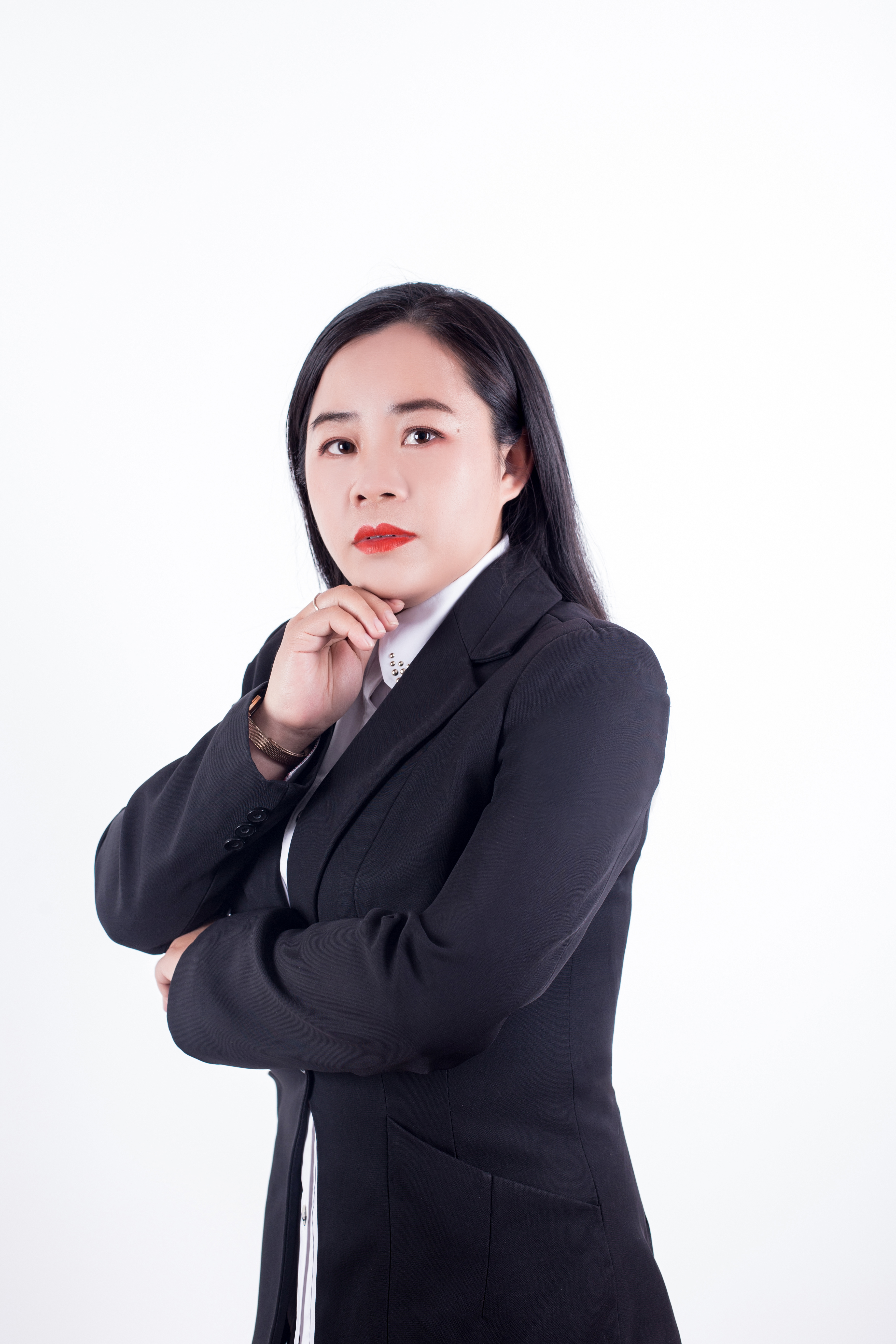 王金燕任广州花都花东营业部业务主任，深耕汽车保险服务