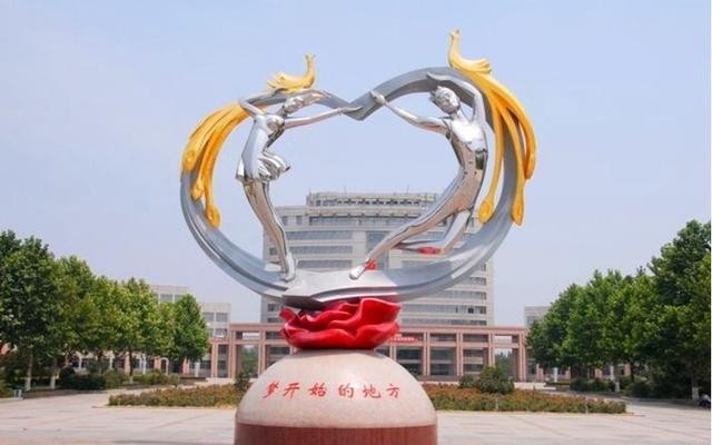 山东省菏泽市拥有4所大学院校，一本三专，牡丹之都加油！