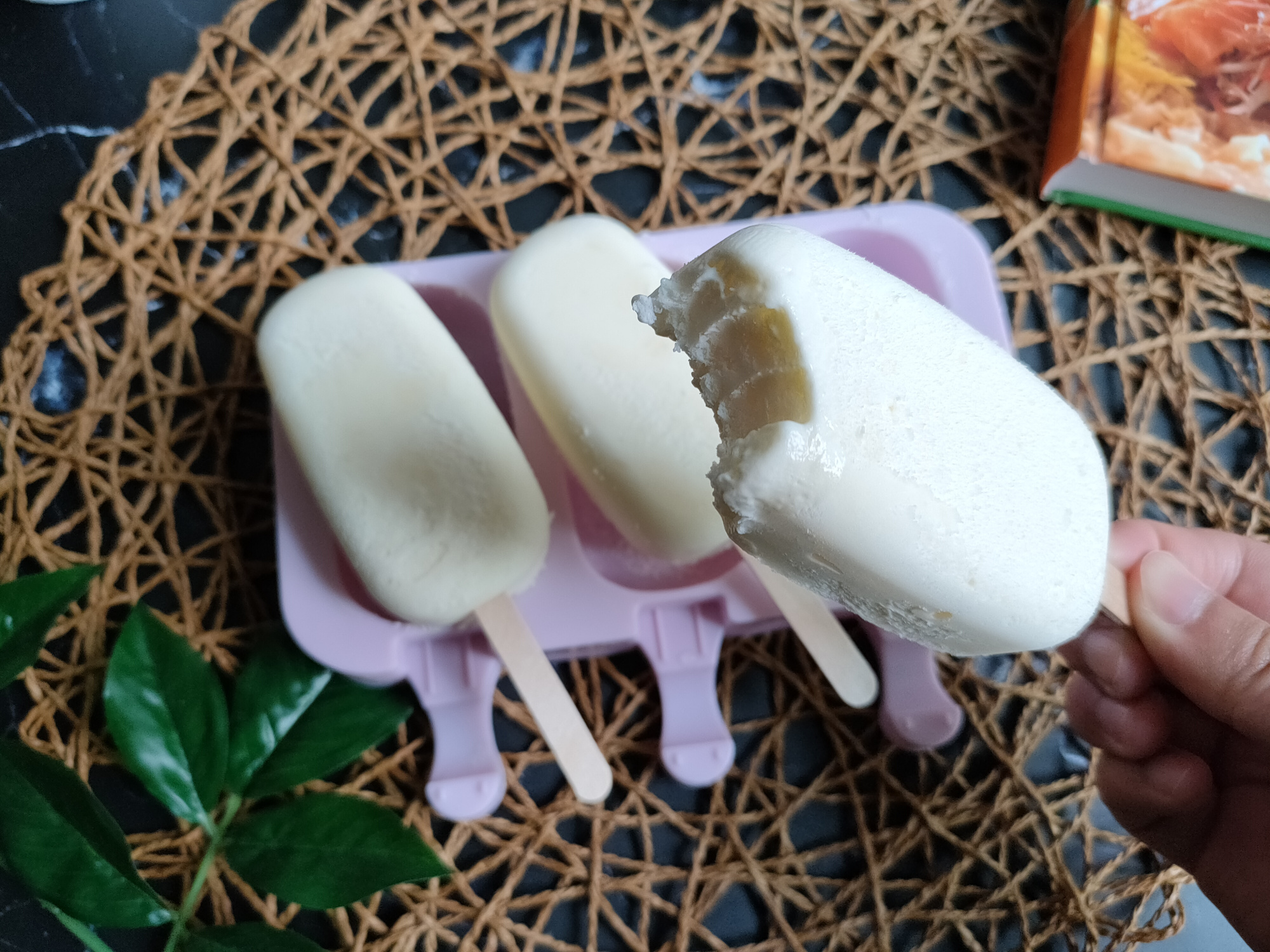 家庭自制小布丁雪糕的做法（简单几步就能做出小布丁雪糕）(9)