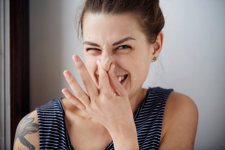 一抬手就闻到腋下的狐臭味？为你分享3个方法，“根除”狐臭