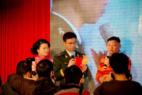 王迅：为了小18岁的王依梓抛弃前妻魏臻，前妻魏臻最后凄惨离世