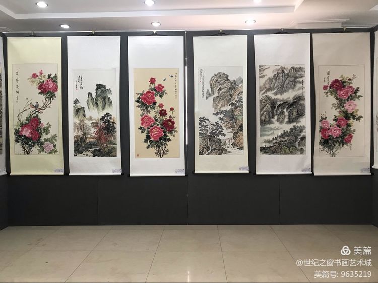 本市热点：抚顺第二届女子书画展拉开帷幕
