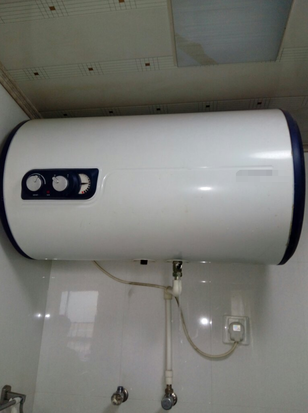 冬天要不要把燃气热水器的水排空？还好我多问了几句，差点做错了