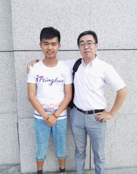 安徽理科状元，高考前就加入清华领军人才计划，考后被约谈录取