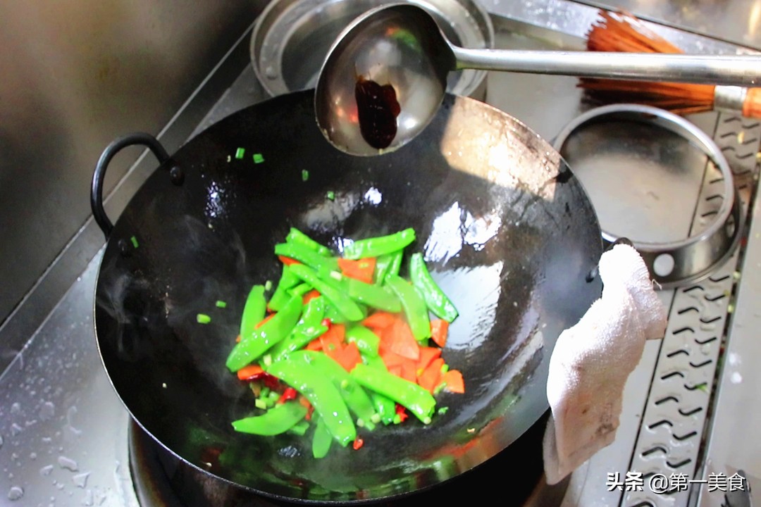 荷蘭豆怎么炒好吃又簡單,荷蘭豆怎么炒好吃又簡單的做法