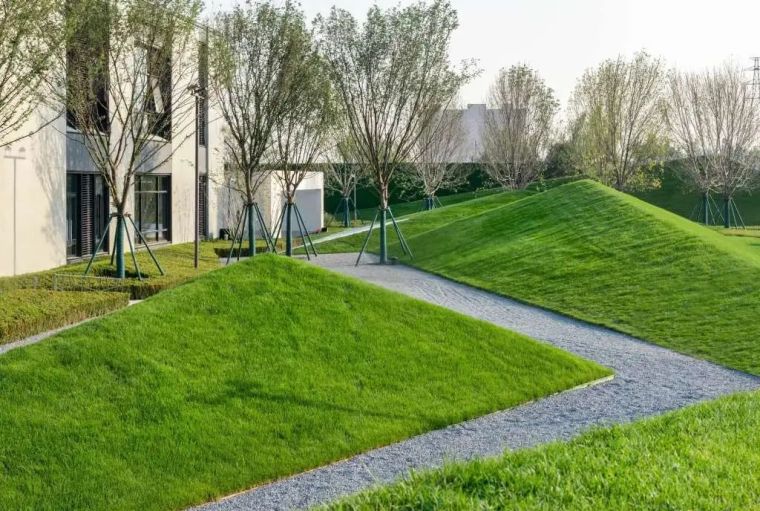 石家庄融创城/ 致舍(北京)景观规划设计事务所↑长沙保利·天汇