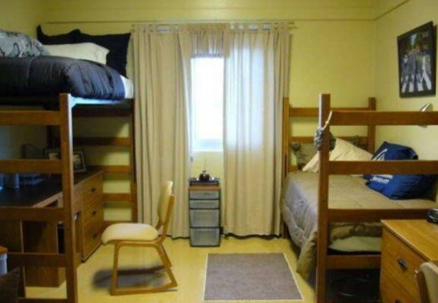 大学宿舍床位怎么选，上铺跟下铺谁更“受欢迎”？选错了后悔4年