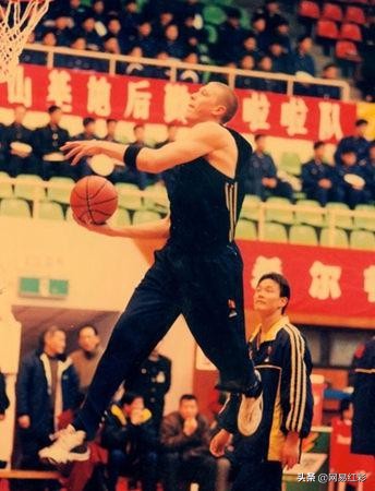 为什么cba里面有外国人(第一个以CBA作为篮球生涯第一站，再到NBA的老外)