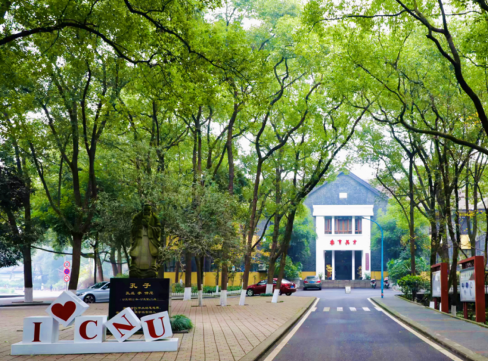 今年暑期，这3部电视剧超火，主角全部来自重庆这所高校！