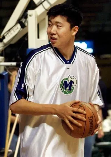 答球迷：王治郅巅峰期放在现在的NBA能不能成为全明星球员？