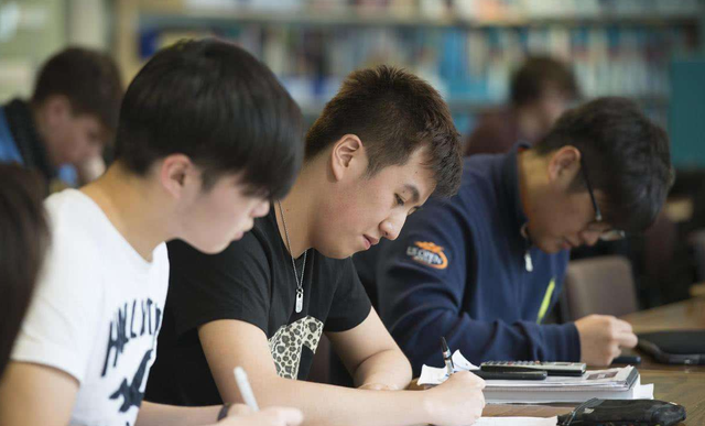 2022届高考生迎来坏消息，教育部表态，不允许这几类学生参加高考