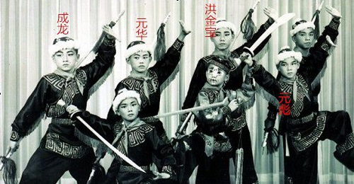 23年前，成龙为悼念恩师从21楼纵身一跃，跳出世界纪录震惊好莱坞