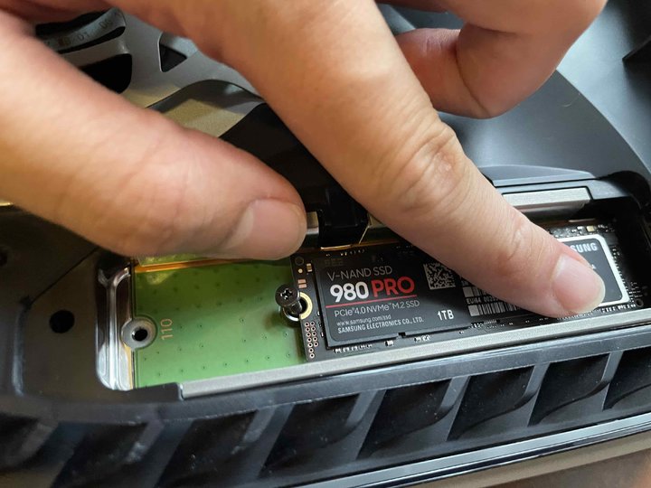 PS5 更新固件支持加装 SSD 后，我们研究了一份详细加装攻略