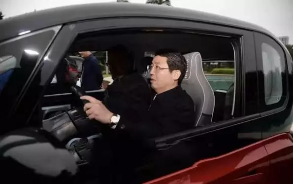 宝骏E300纯电微车，三代革新科技，畅享绿色出行新体验