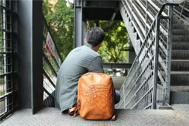 包包丨与冬天绝配的「皮革包」，去这些品牌里选