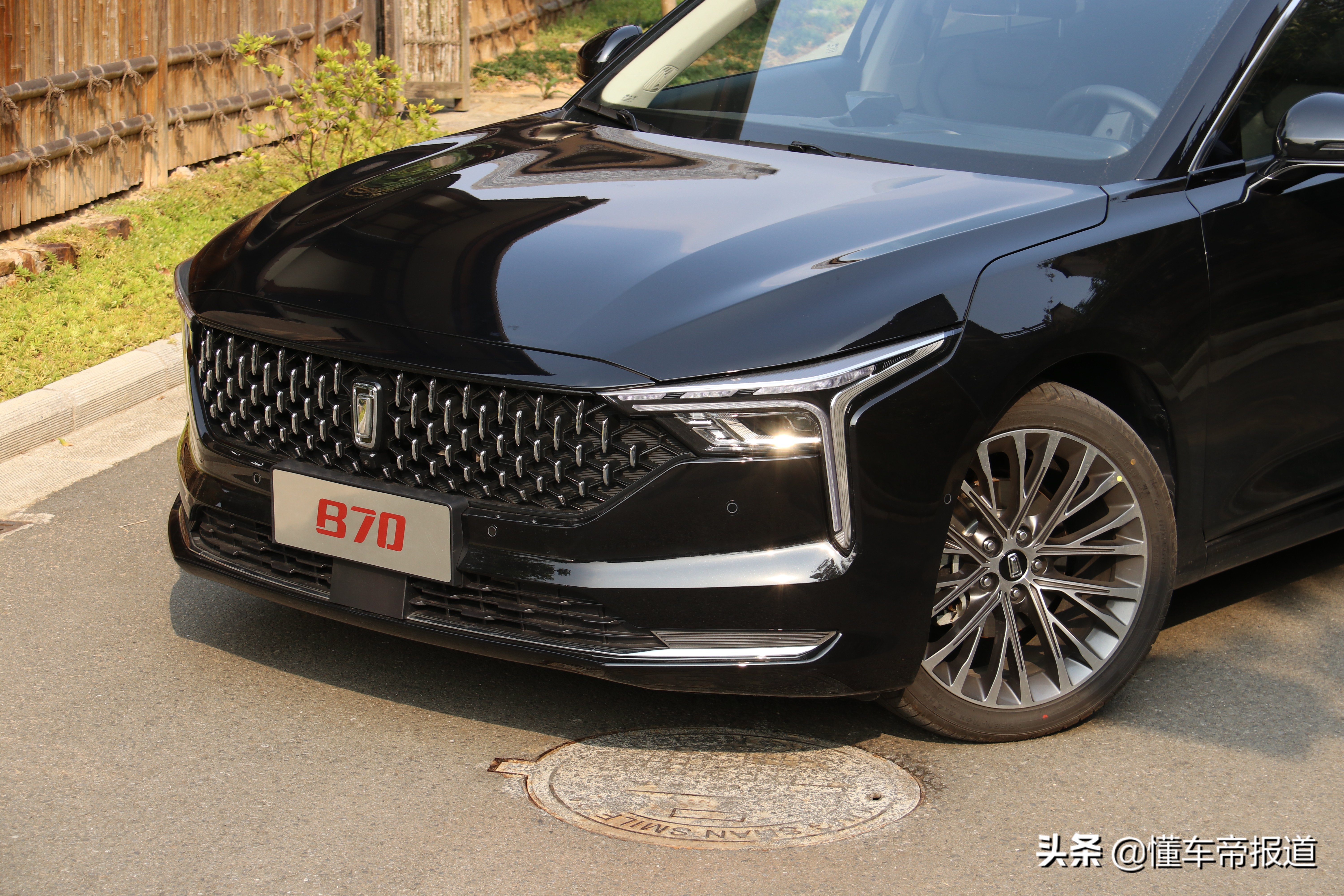 新车 | 自带“爆款”潜质！试驾一代奔腾B70