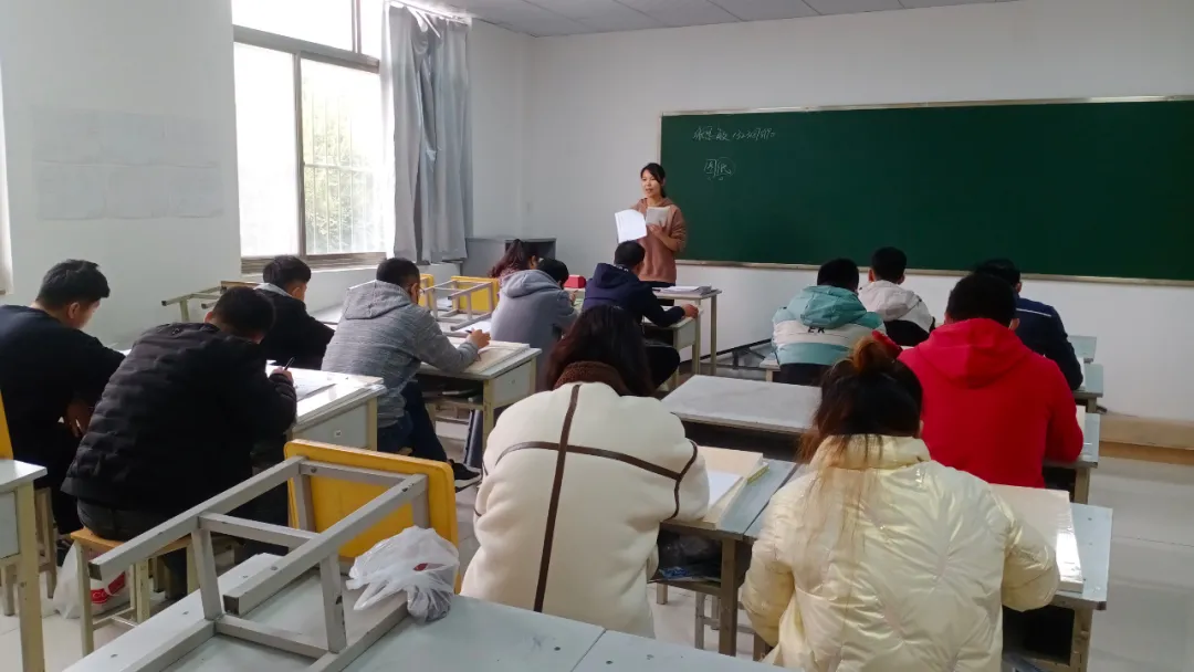 爸妈请你们放心，我在老秦建筑工程学校，都挺好