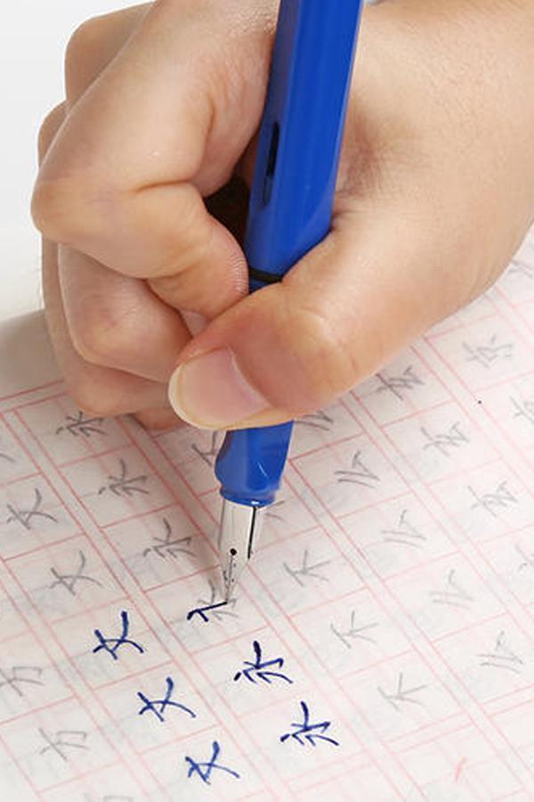 老师为什么禁止学生用修正带，看完这些原因，才知道老师用心良苦