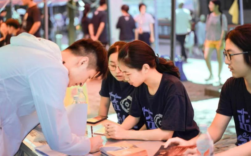 新生开学后会进行特别审查，不符合标准，成绩再好也可能被退学