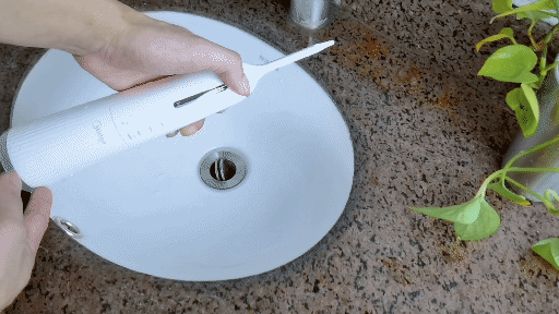 深层护理看得见，美的智能SPA微气泡可视化冲牙器上手实测