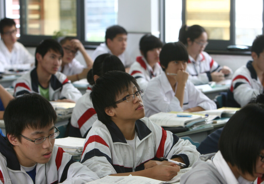 河北这一所“黑马”高中，能考上的都是学霸，实力不输衡水中学