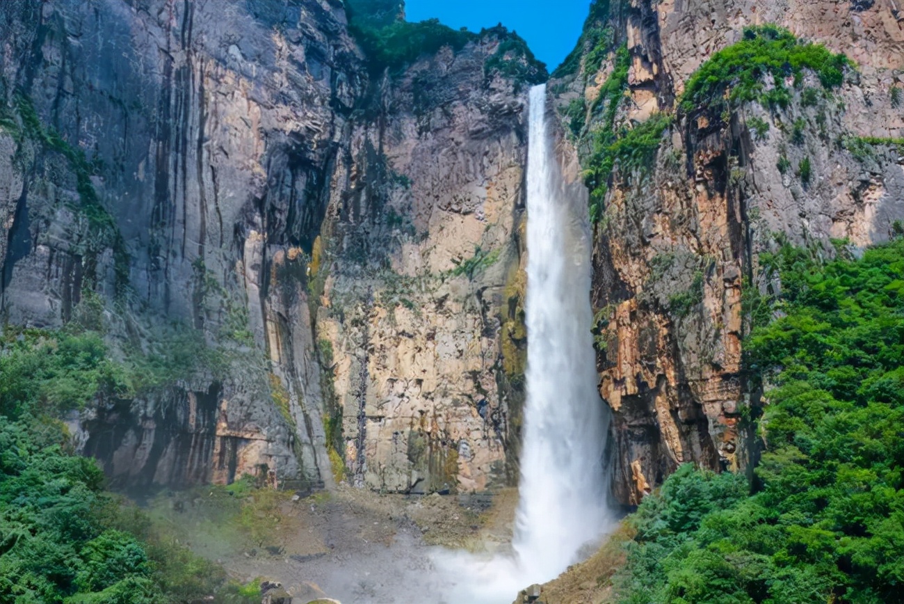 一生必去的7大名山，很多人一座都没见过，去过两座以上就太牛了