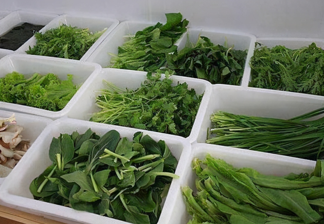 闺蜜请客吃麻辣烫(闺蜜请客吃麻辣烫的说说)