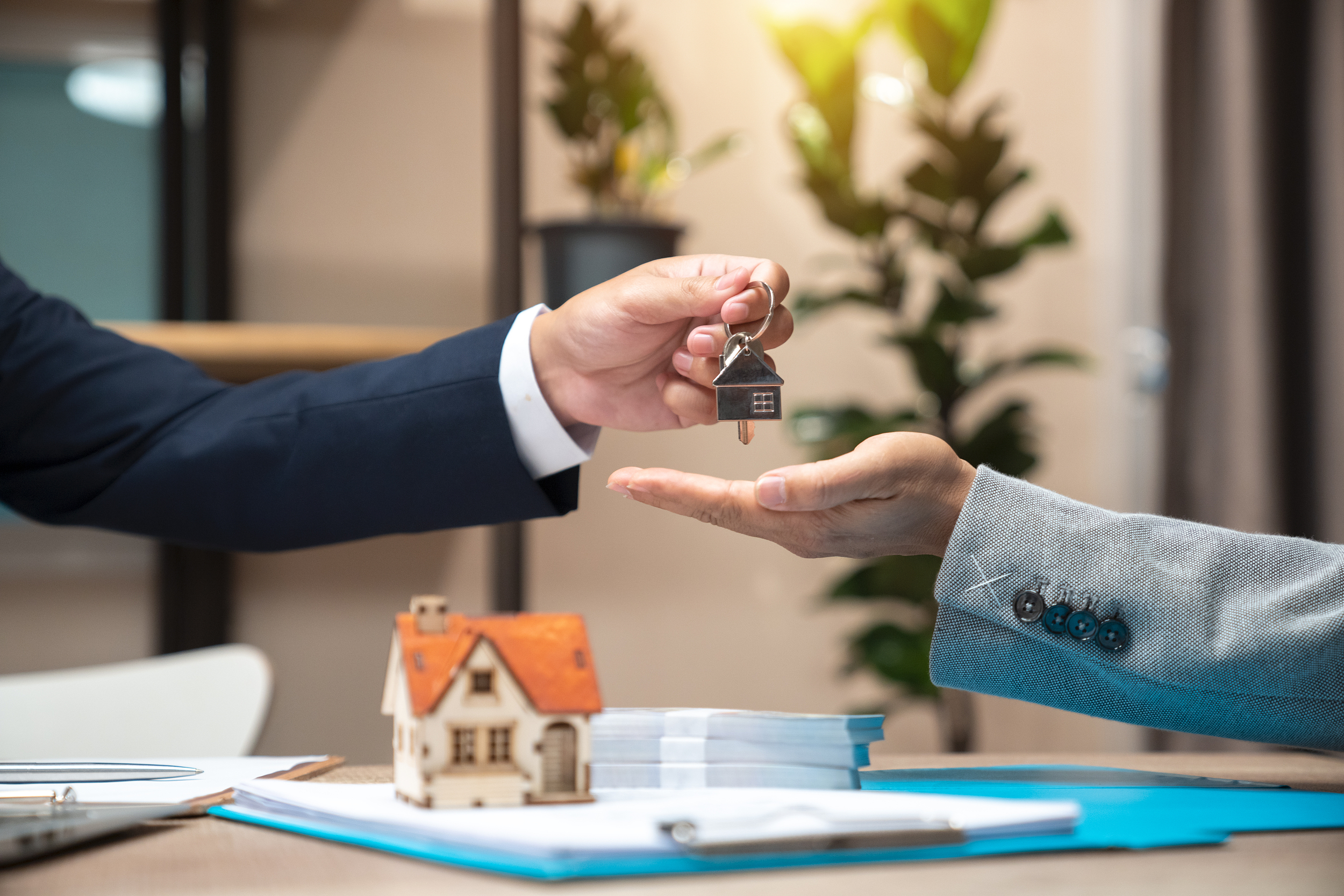 房地产的尽头是维权：买到没问题的房子，成了一种奢望