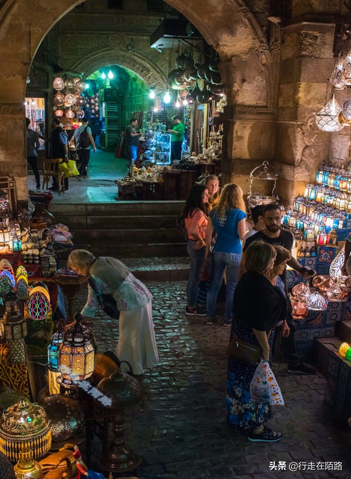 埃及开罗：产能低、人口多、小偷泛滥，军方出资4000亿迁都