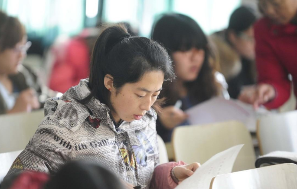 大学期末考试60分就过，为啥有很多大学生挂科？听听辅导员咋说