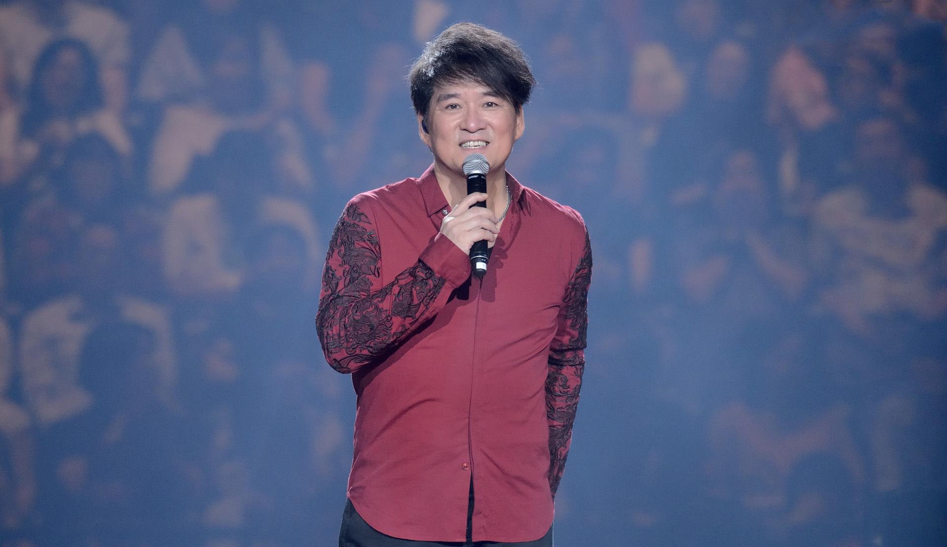 但庞龙却因为签约的经纪公司而不得不退圈,最后做了一名普普通通音乐