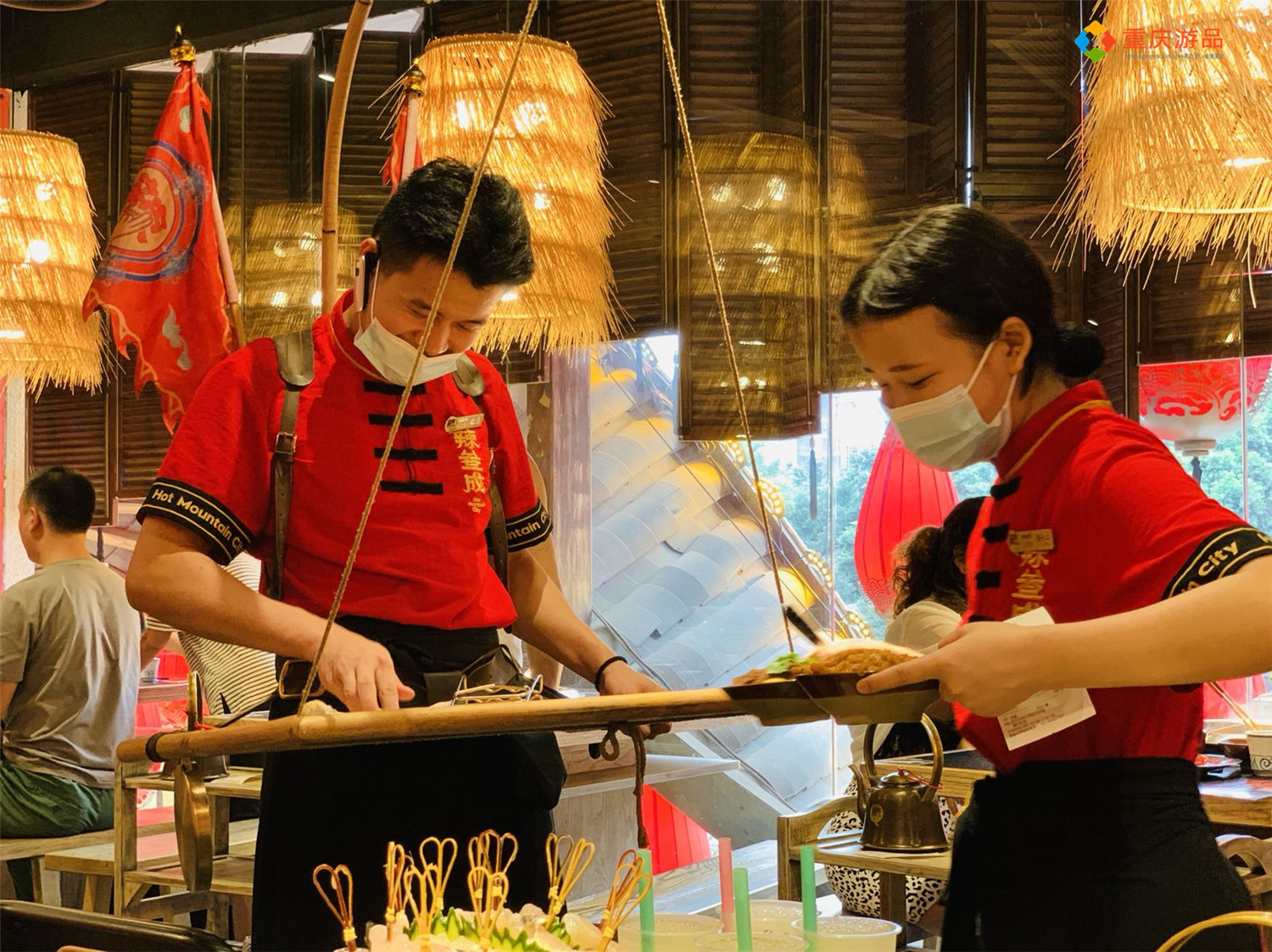 重庆火锅门店突破15万家，海底捞即将关闭300家，这个时代变了？