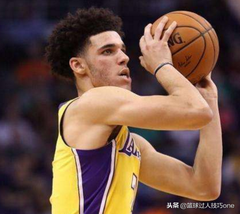 nba哪些球星手肘外翻(美媒评12大跳投丑男：奥尼尔也曾潇洒过，其余11人千奇百怪)