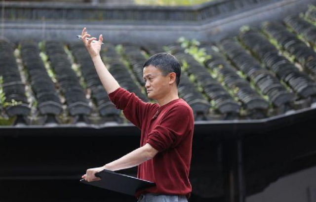 饶毅炮轰湖畔大学：就是个赚钱的培训班，企业家扎堆抱团的圈子