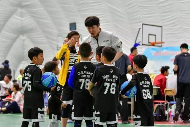 国信小雄鹰好球成双，篮球、乒乓球训练营欢度充实寒假