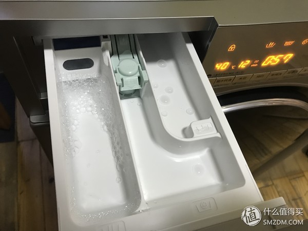 洗衣机：有容乃大 四千元10kg哪家强？松下、LG、三星对比横评