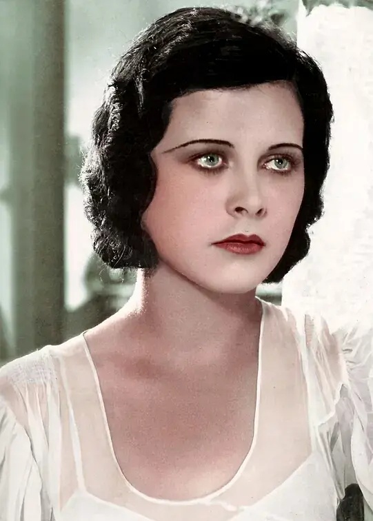 18岁全裸出镜,从好莱坞艳星到wifi之母,她实现了肉到灵的突破