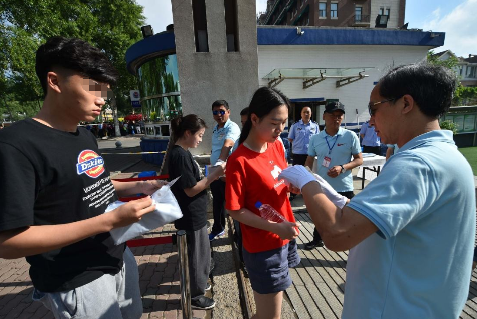 高考700分可能无缘清北？四川考生感叹：试卷简单，分数拉不开