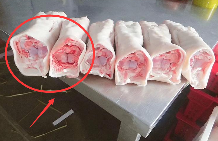 买猪蹄，要分清“前蹄”和“后蹄”，口感差别大，买错难吃还费钱