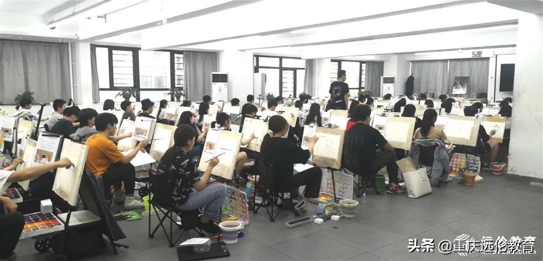 远伦月考表彰 | 无惧挑战，实力在线！来看未来美院状元领奖