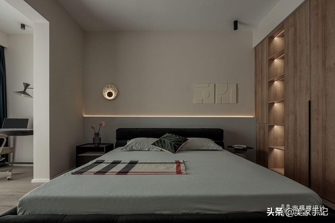成都夫妻家中的高级场面：坚持沙发不靠墙，全屋寂静风！太有品味
