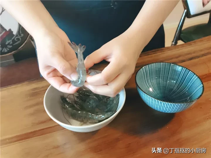 油墩子萝卜丝饼的做法（一起来做回忆中的油墩子吧）