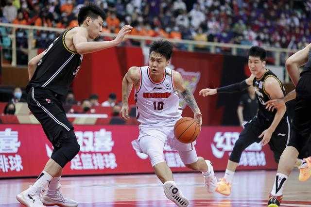 cba张继现在在哪里(CBA 总决赛广东宏远 88:83 辽宁先下一城，比赛过程详细讲解)