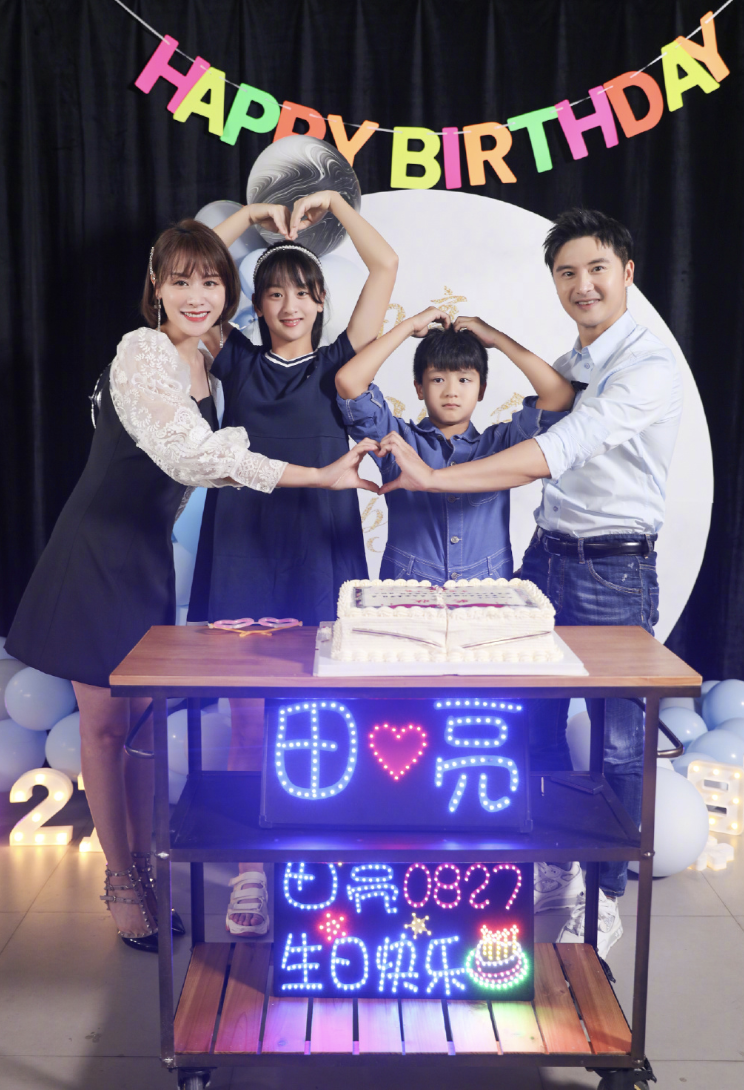 小亮仔10岁生日，田亮全家开赛车庆祝，网友却森碟森碗傻傻分不清