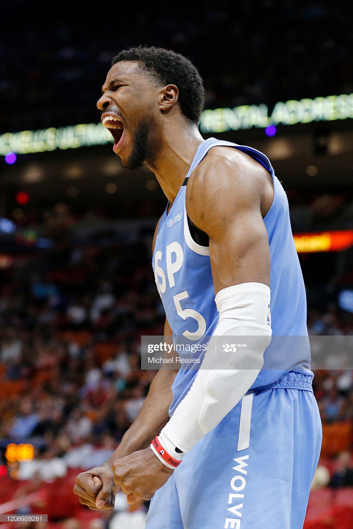 森林狼两代比斯利大比拼:迈克尔天赋更强,马利克更出色