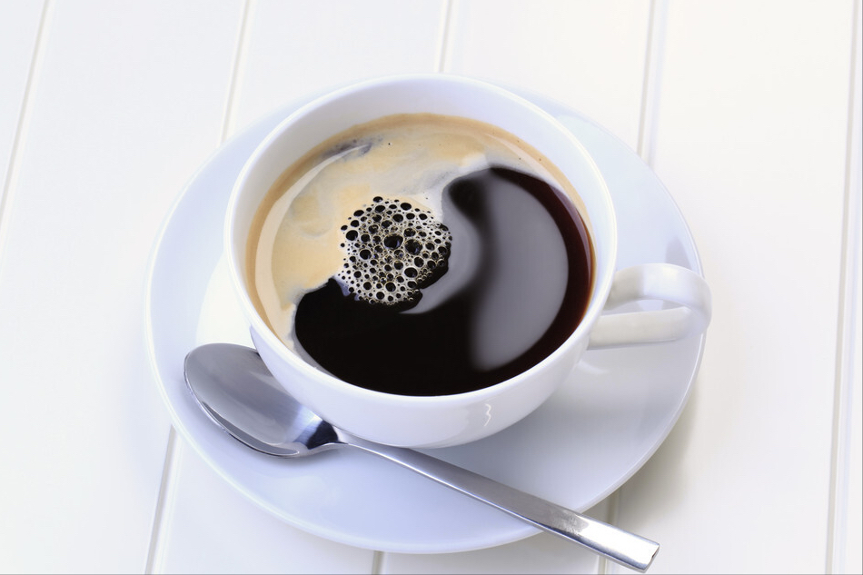 同样是咖啡，“白咖啡”和“黑咖啡”啥区别？减肥不能喝哪种？