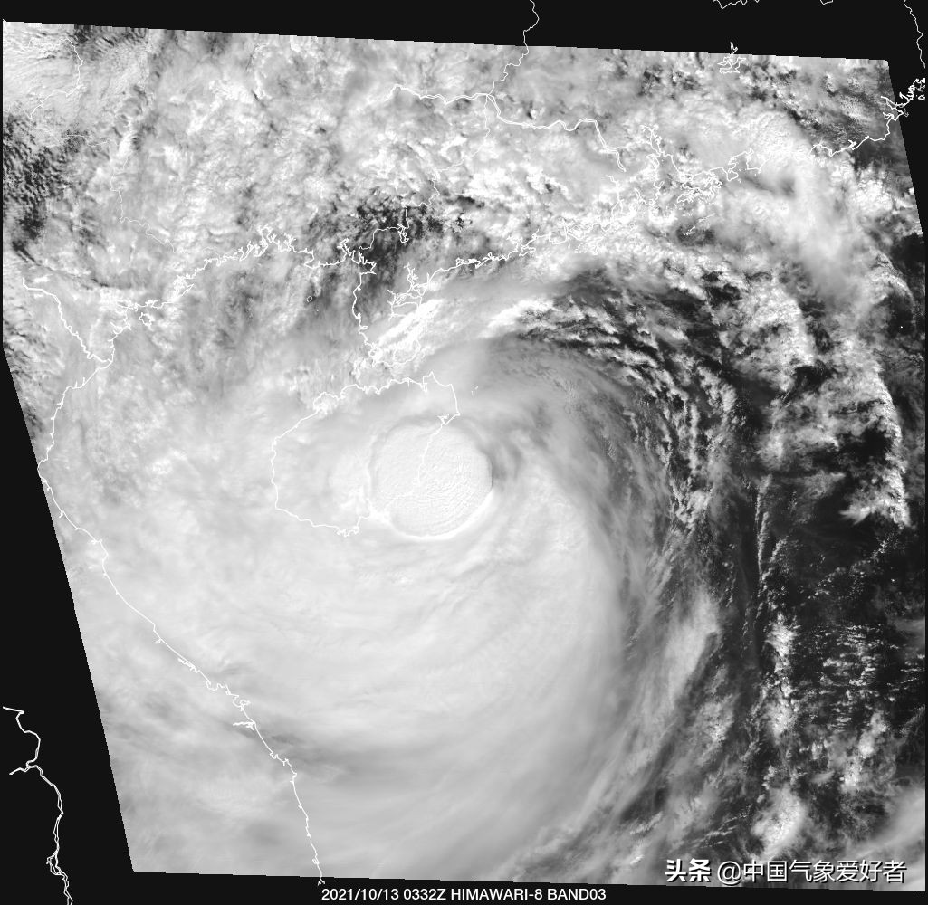 台风预警升级！圆规已加强至12级，权威预报：海南全省狂风暴雨