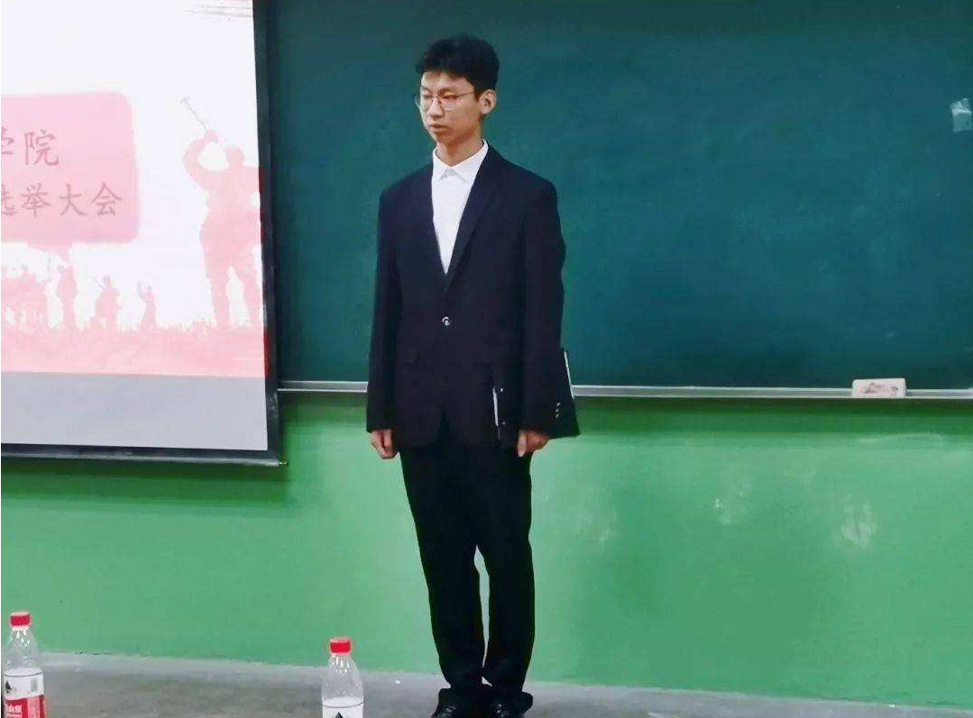 大学生竞选班委，这3个很有价值，导员：不要错过