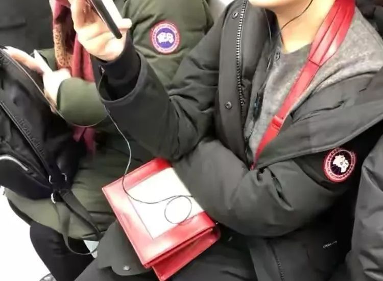 为什么不建议买加拿大的羽绒服？3个原因告诉你，妥妥的智商税