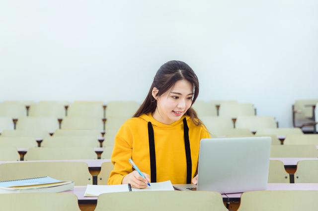 高考倒计时：父母想对子女说的千言万语，都浓缩成一句话